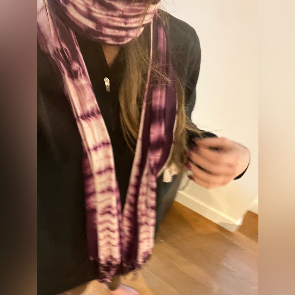 Purple and white tie dye scarf